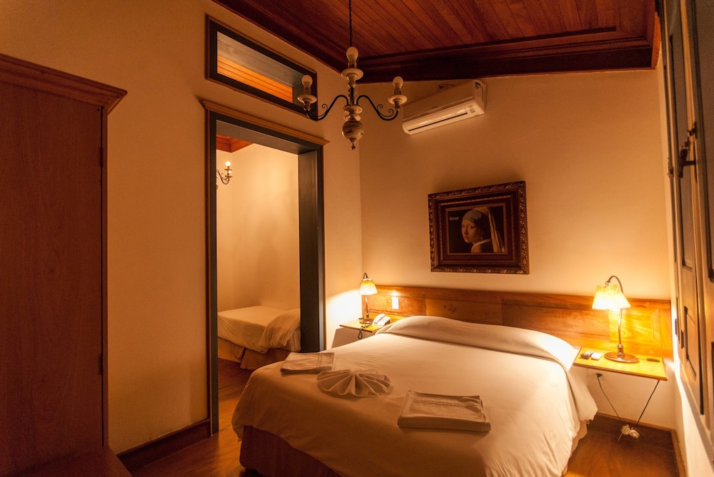 Superior Triple Room, Pool View