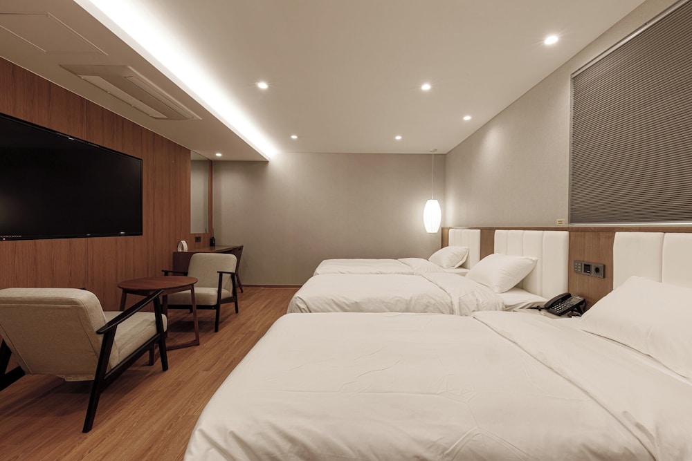 Luxury Triple Room