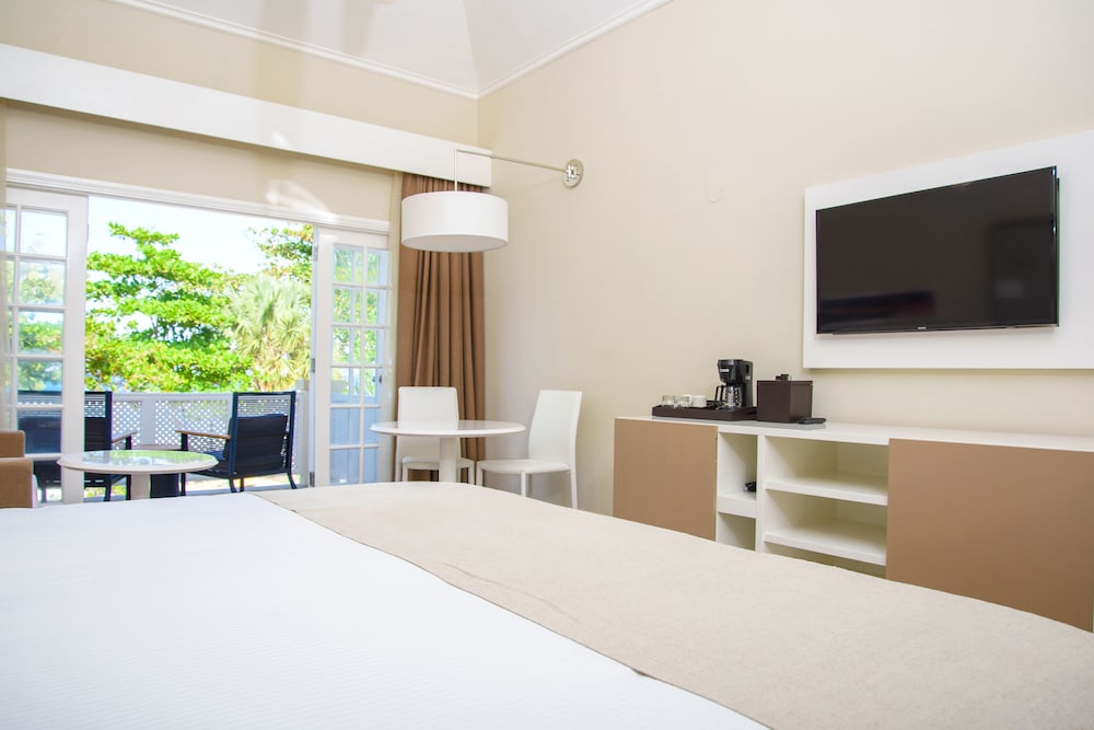 Superior Room, Beachfront photo 3