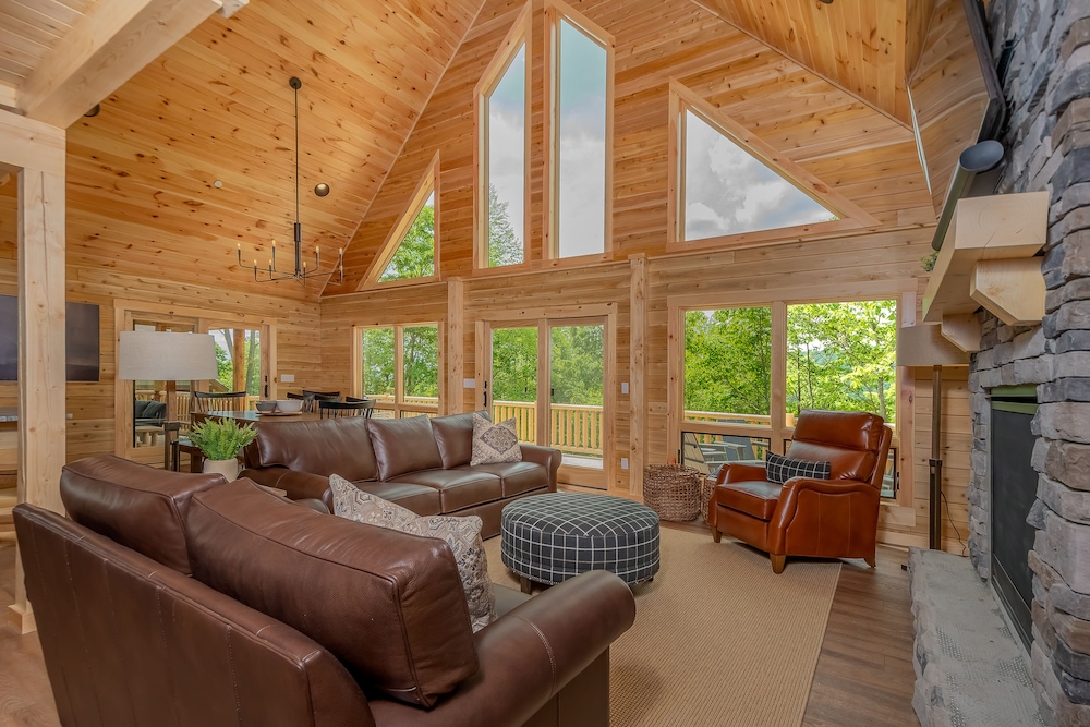 House, Multiple Beds, Hot Tub, Mountain View
