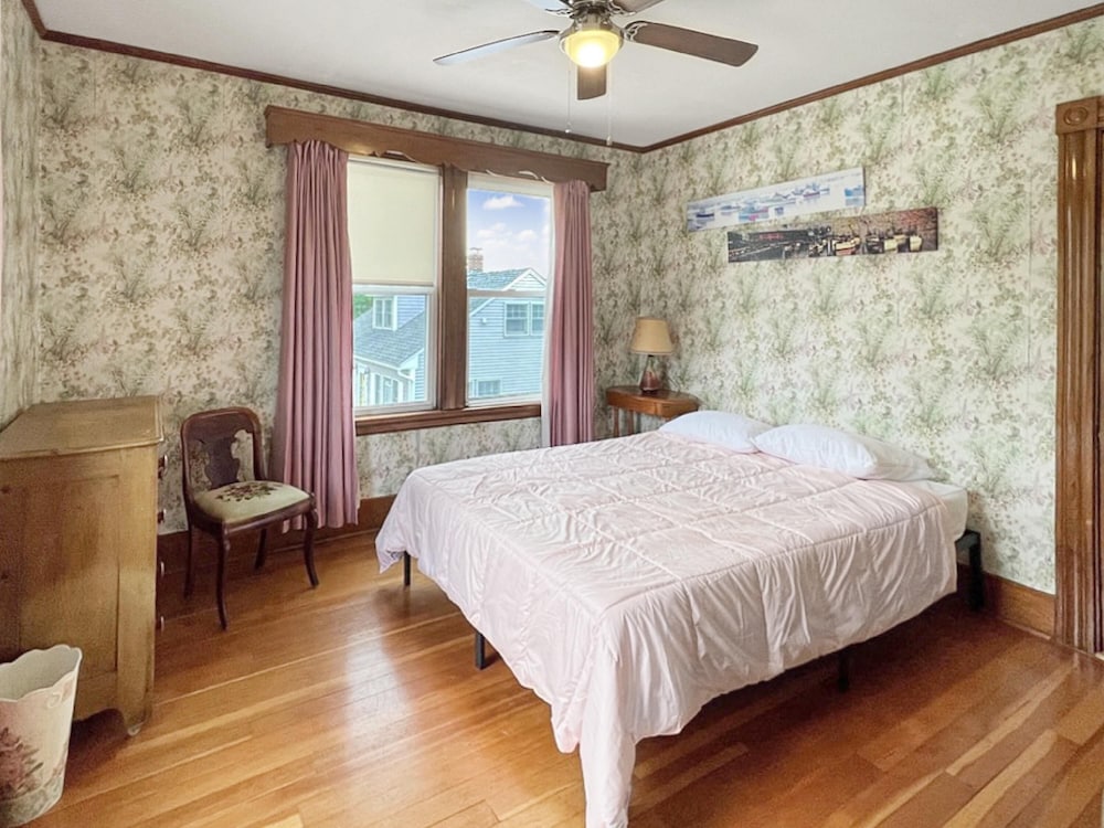 House, 2 Queen Beds (Kurtz Cottage) photo 3