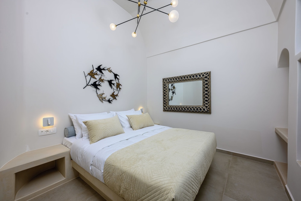 Galaria Serenity Villa with outdoor Hot Tub