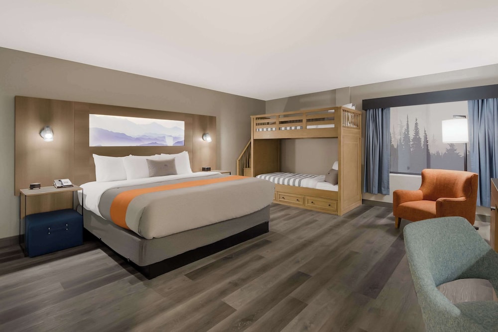 Suite, Multiple Beds, Non Smoking (Upgrade)