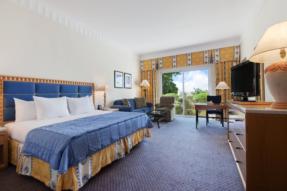 Room, 1 King Bed - Photo 2