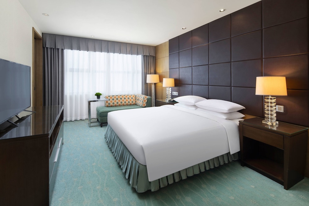 Executive Room, 1 King Bed - Photo 3