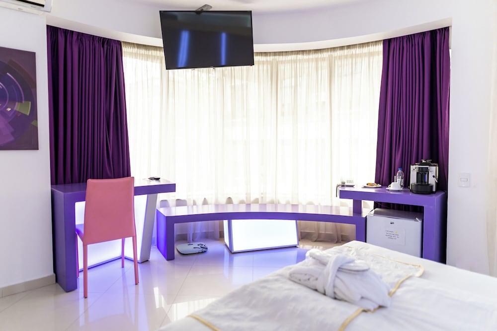 Deluxe Room - Photo 6