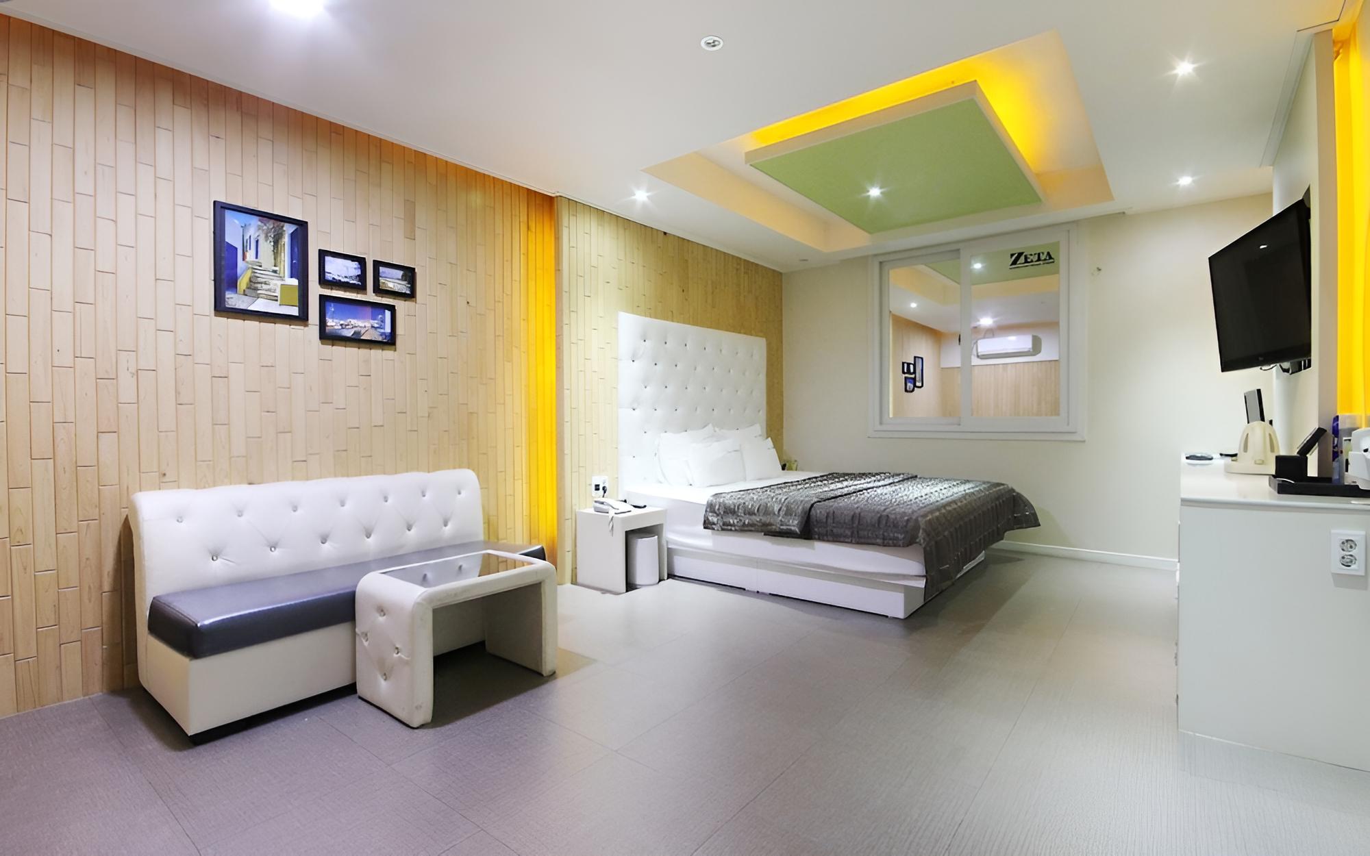 Room (Bed+MAt(4 people 1 parking)) photo 1
