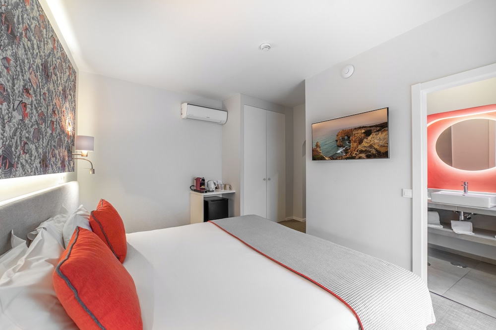 Double or Twin Room, City View photo 1