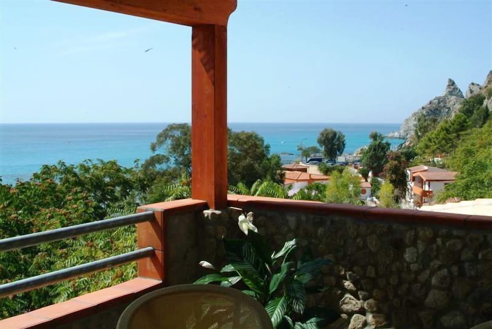 Comfort Apartment, 2 Bedrooms, Sea View photo 2