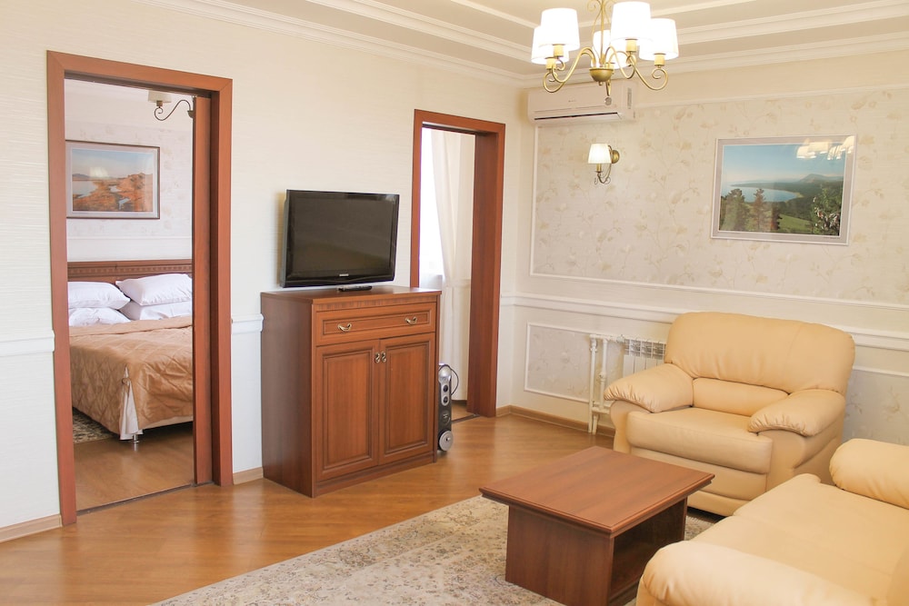 Suite, 1 Bedroom photo 2