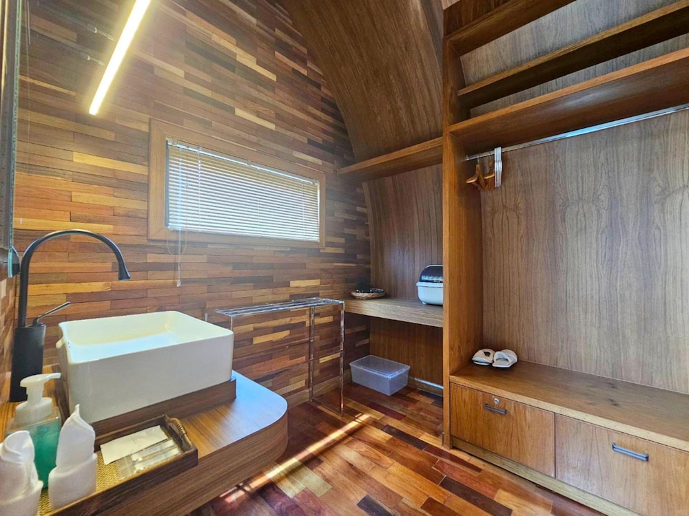 Executive Room, Balcony, River View - Photo 4