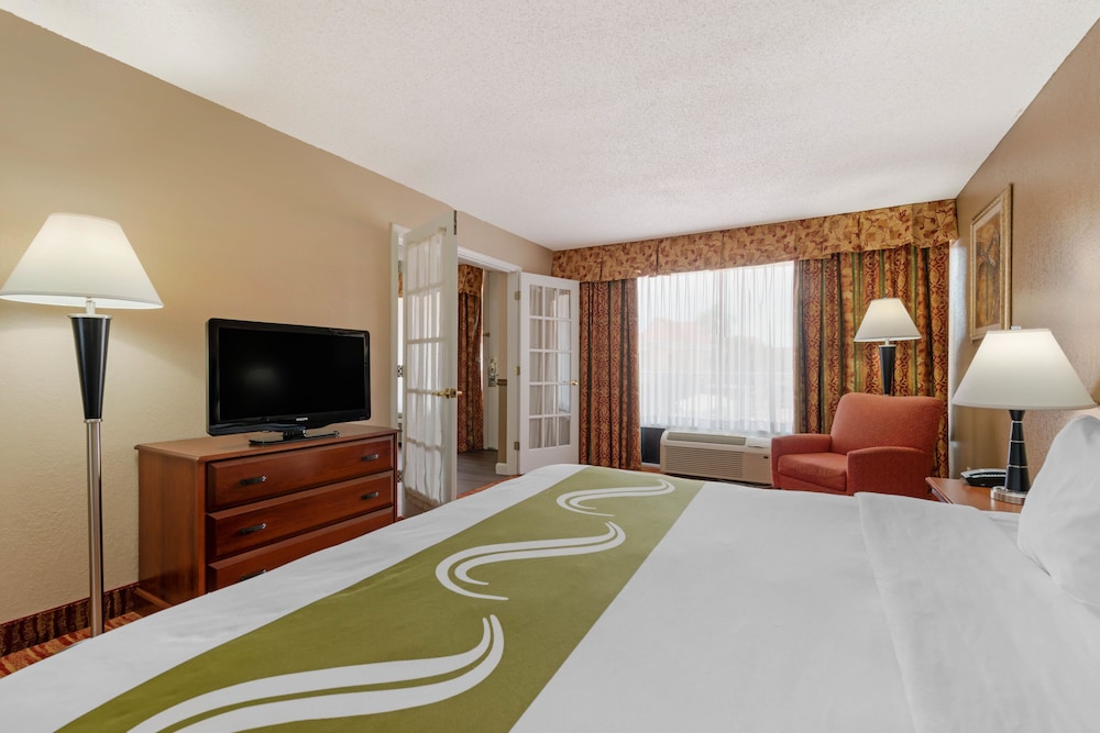 Suite, 2 Queen Beds, Accessible, Non Smoking (Upgrade) - Photo 1