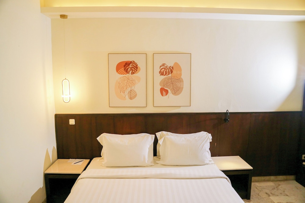 Signature Double or Twin Room, Pool Access photo 2
