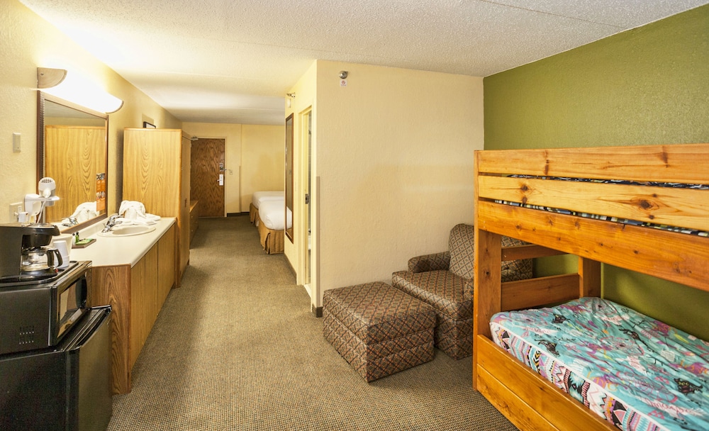 Studio Suite (With Bunk Beds) - Waterpark Passes Not Included And Subject To Availability photo 1