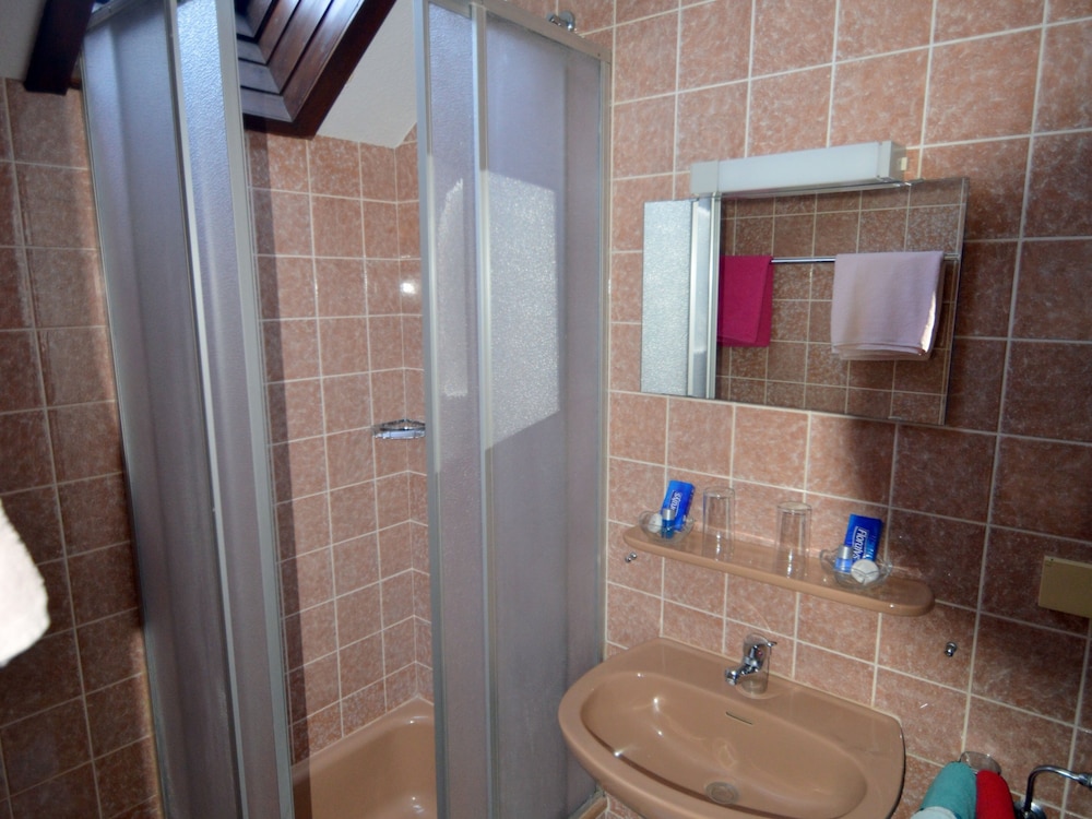 Deluxe Double Room, Ensuite, Garden View (mit Balkon) photo 3