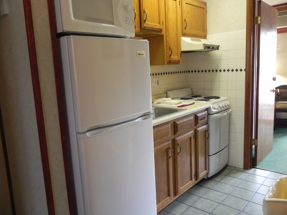 2 Bedroom Efficiency photo 2