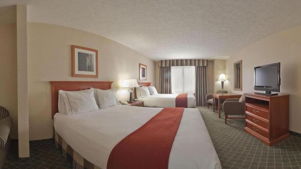 Standard Room, 2 Queen Beds - Photo 5