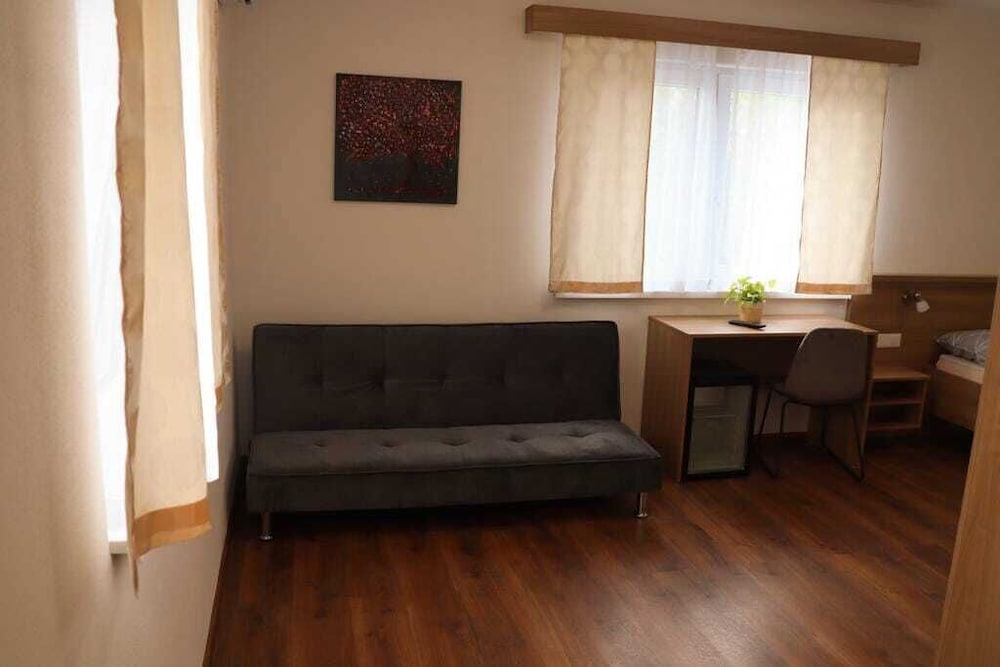 Double or Twin Room - Photo 5