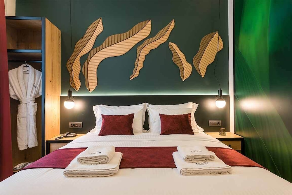 Premium Suite - Photo 1