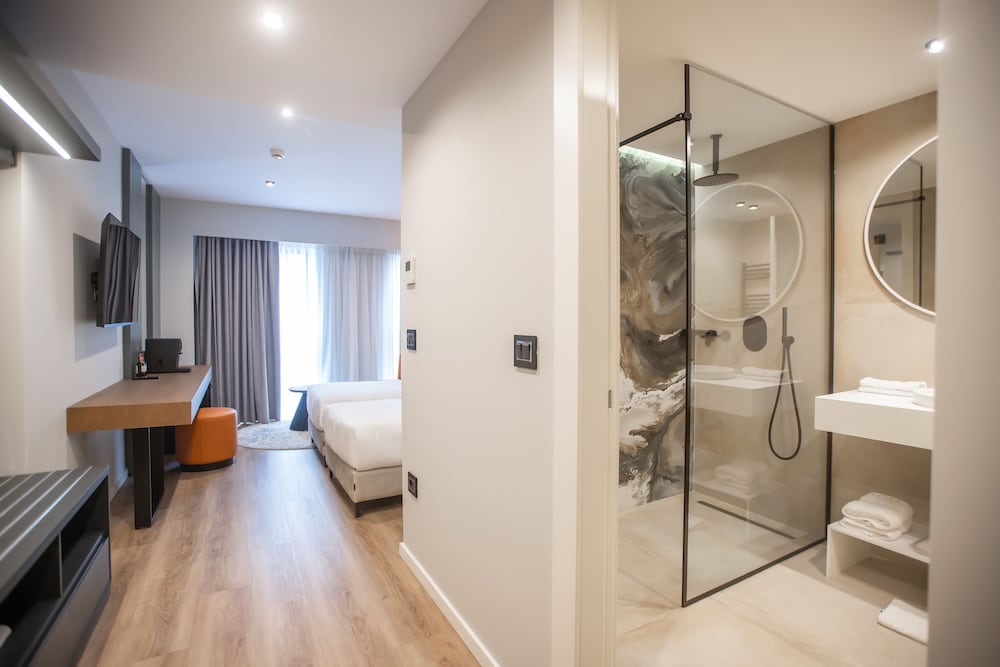 Standard Room With Views Double Bed