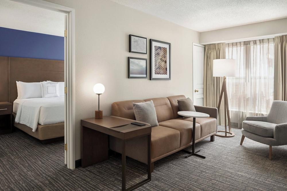 Suite, 1 Bedroom - Photo 1