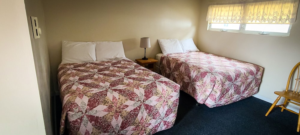 Basic Room, 2 Double Beds photo 1