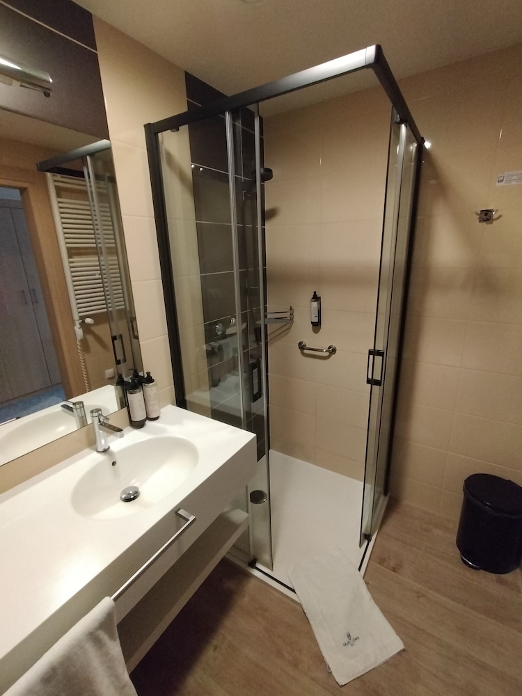 Standard Twin Room, 2 Twin Beds photo 2