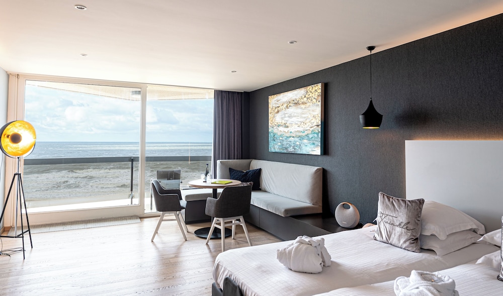 Junior Suite, 2 Twin Beds, Accessible, Sea View