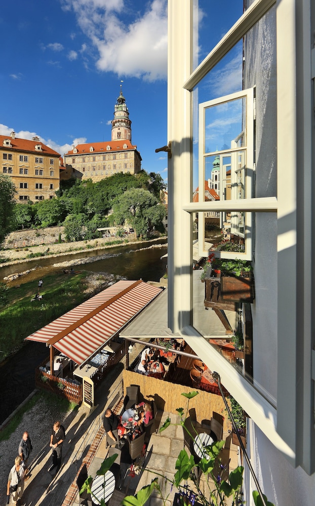 Double Room, Bathtub (Castle View) photo 3
