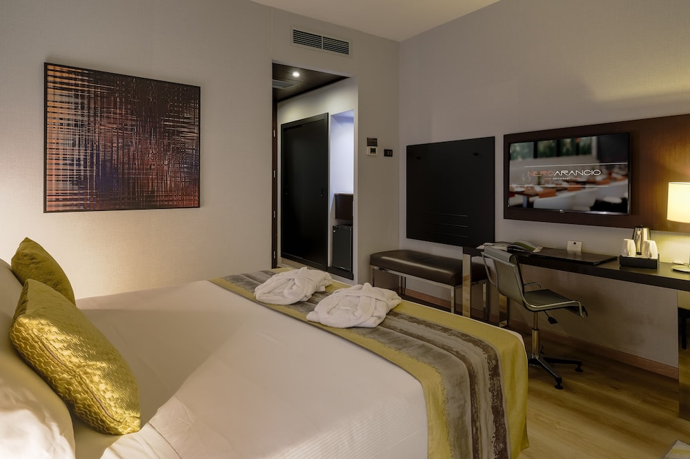 Superior Double Room, 1 King Bed - Photo 1