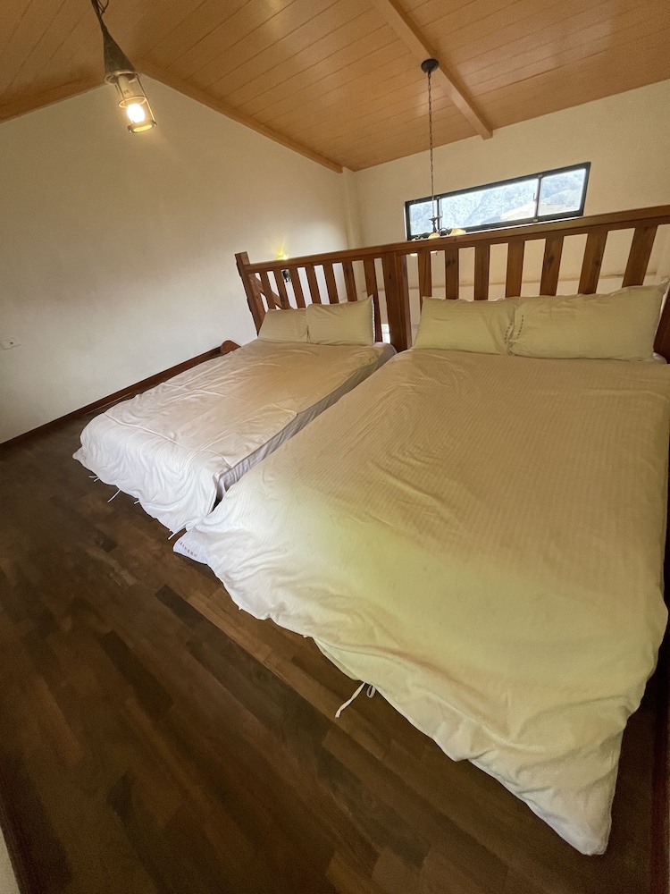 Family Room, Mezzanine photo 2