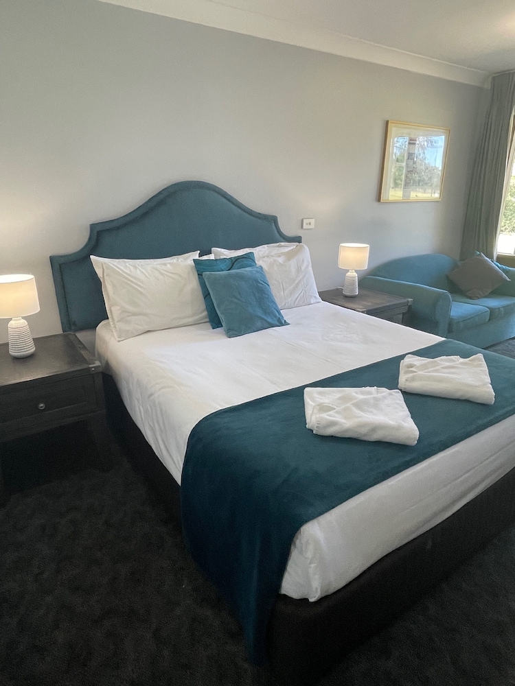 Deluxe Triple Room, Golf View photo 1