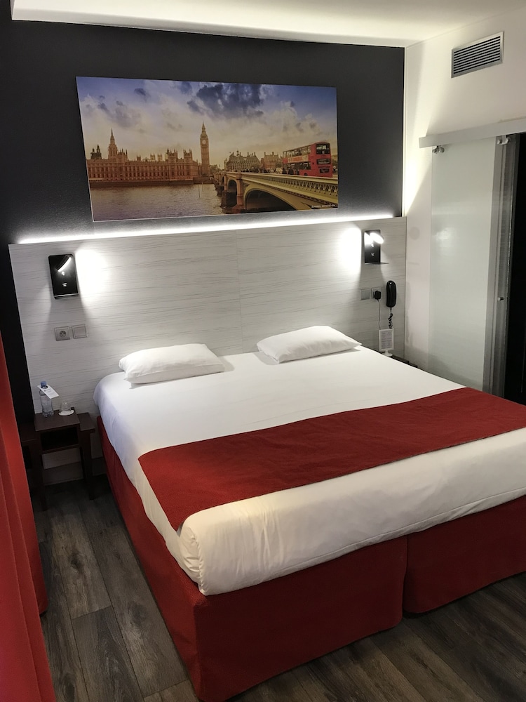 Superior Room, 1 King Bed, Non Smoking (Larger Room;Twin Bed On Request)