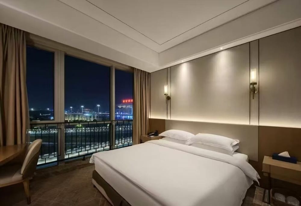 Comfort Single Room, City View