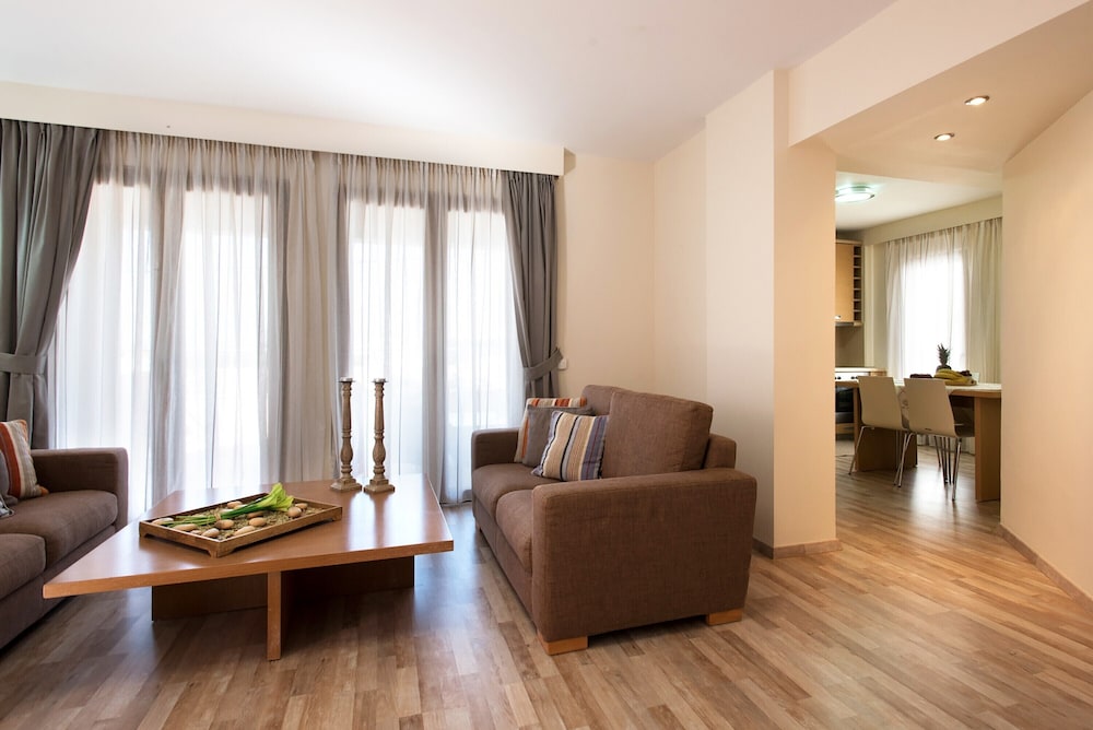 House, 2 Bedrooms, Private Pool, Sea View - Photo 12