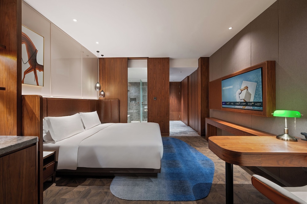 Superior Room, 1 King Bed