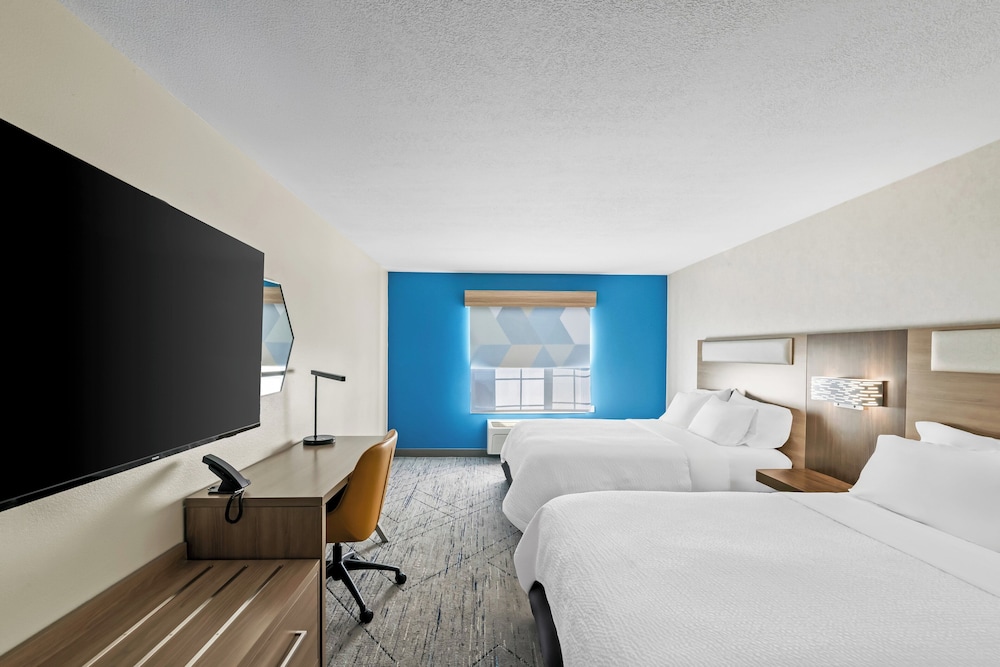 Standard Room, 2 Queen Beds - Photo 3
