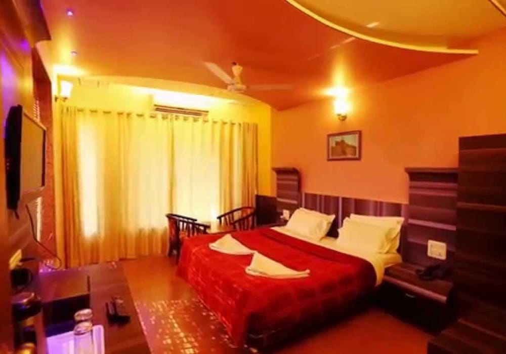 Deluxe Single Room, City View, Garden Area
