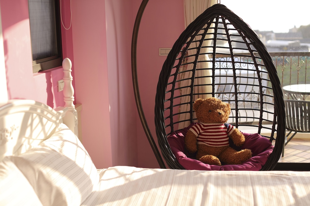 Romantic Double Room, 1 Queen Bed, Ocean View photo 2