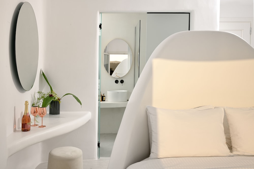 Topaz Riviera Water Suite with Private Pool - Photo 1
