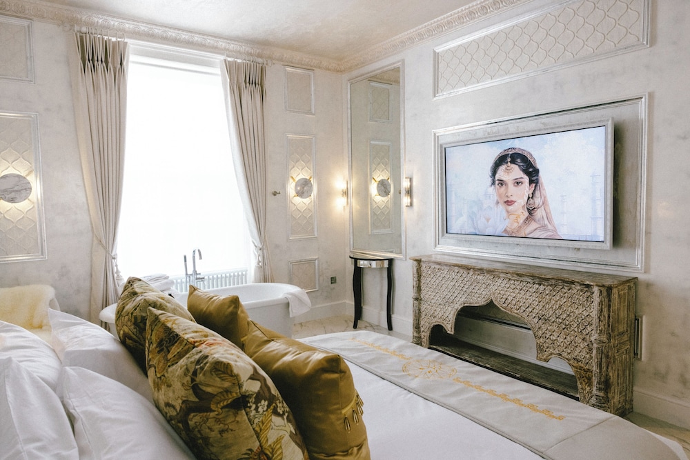 Junior Studio Suite