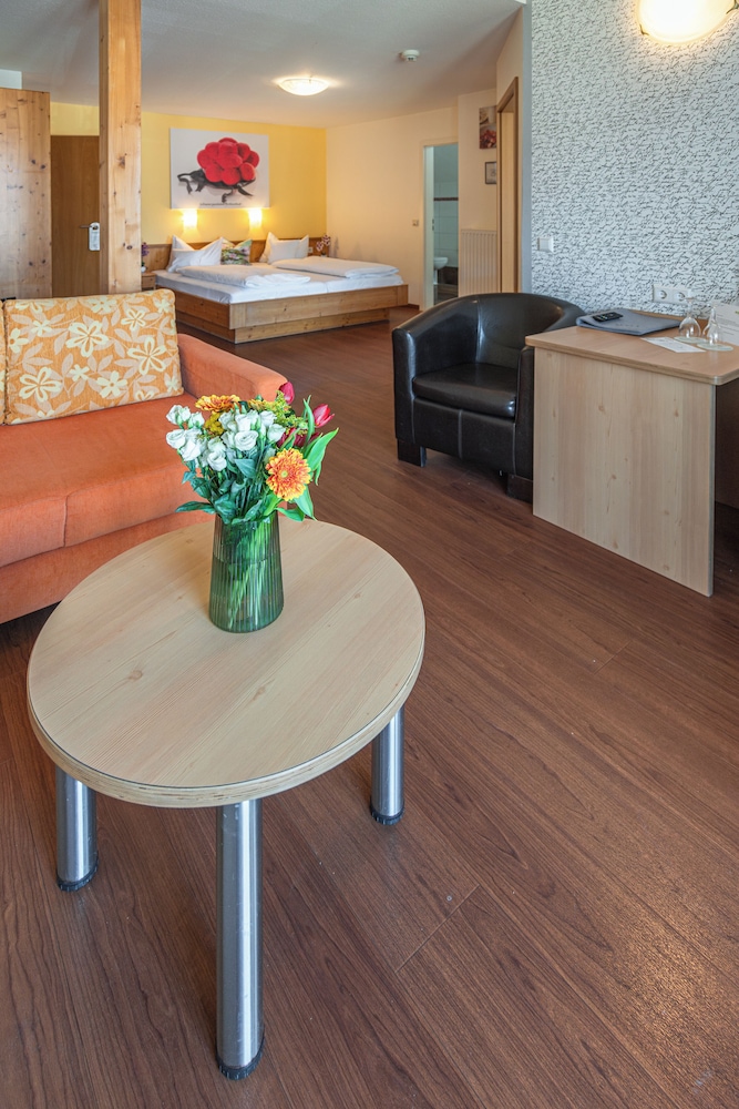 Classic Suite, Balcony, Valley View photo 1