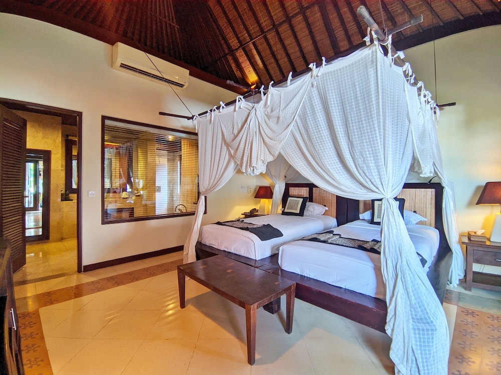 Deluxe Bungalow with Butler Service - Photo 13