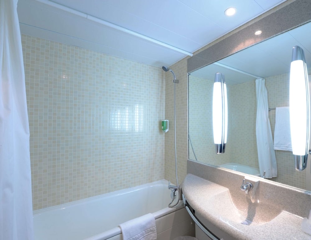 Classic Room, 1 Queen Bed, Non Smoking - Photo 6