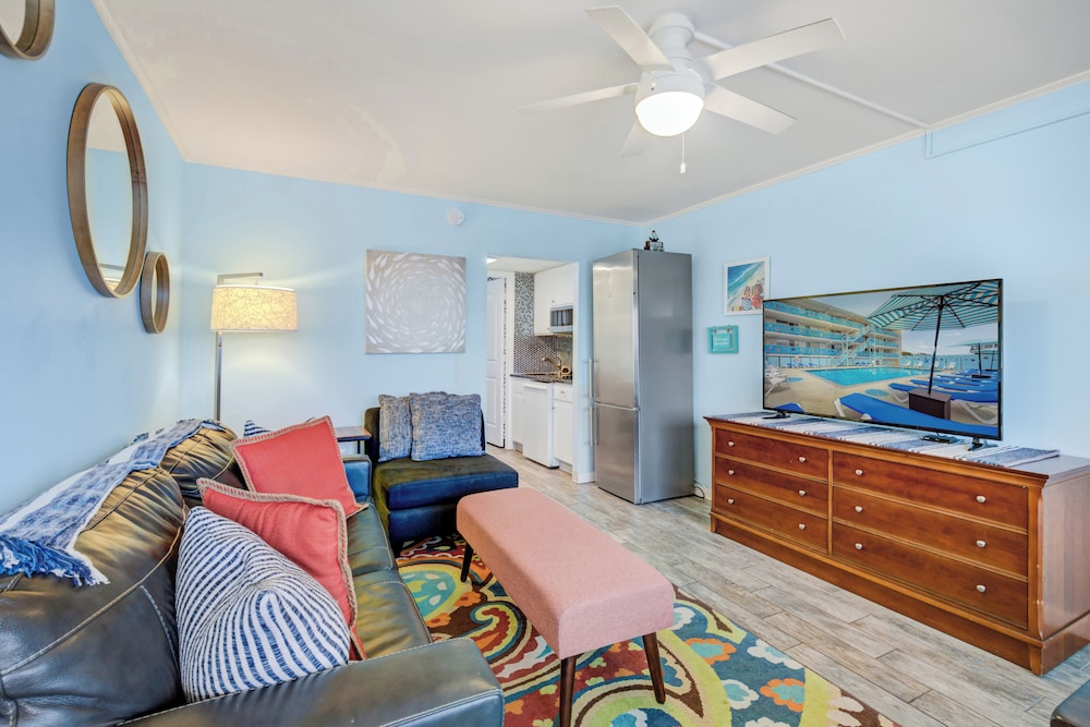 Suite 408