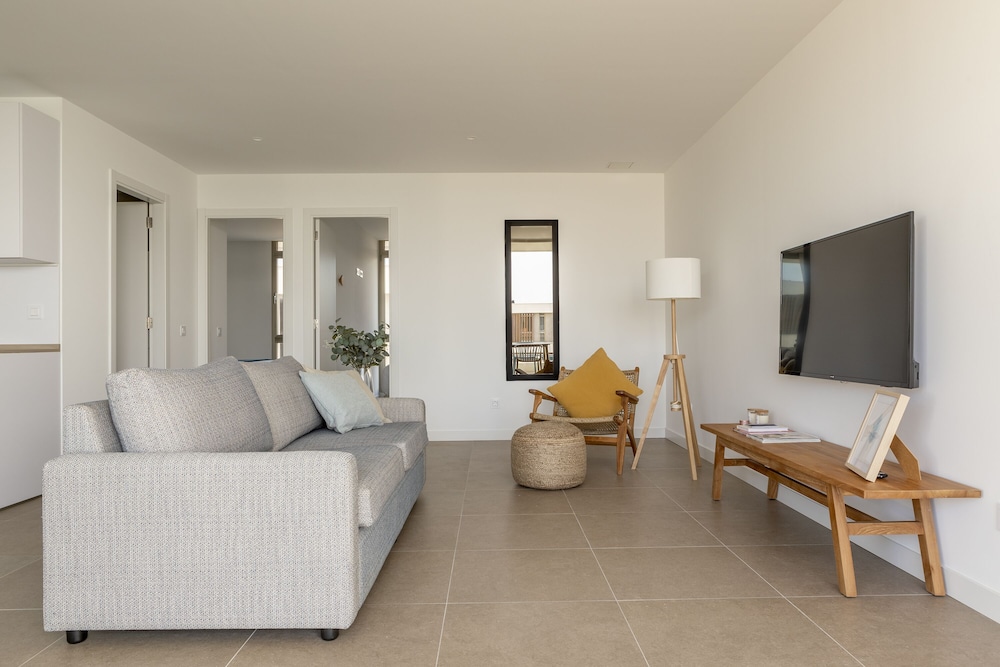 Apartment, 2 Bedrooms, Sea View - Photo 3