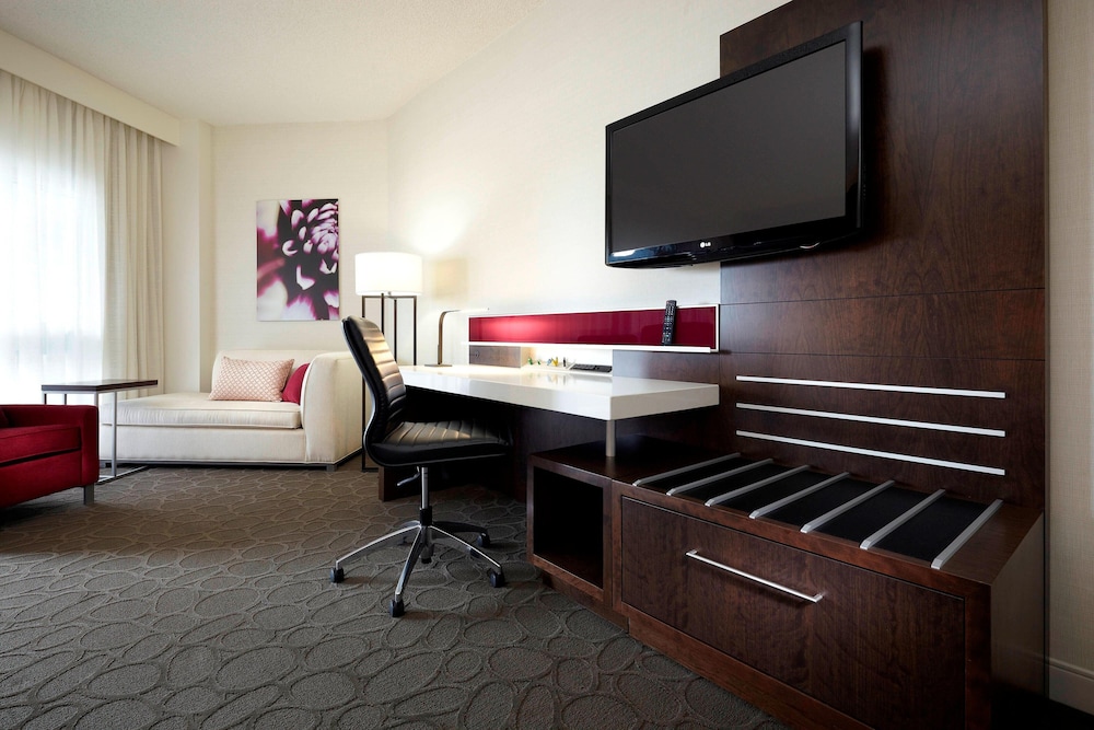 Club Room, 2 Queen Beds - Photo 6