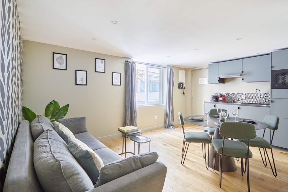 Apartment photo 1