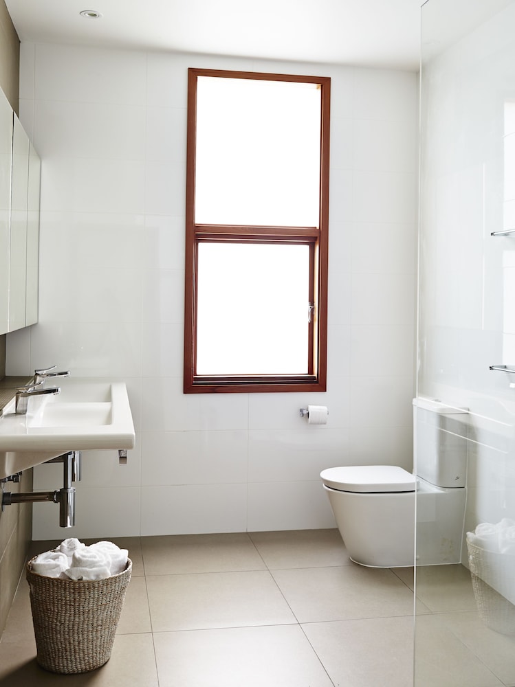 Unit 1 – 2 Bedroom Apartment photo 2
