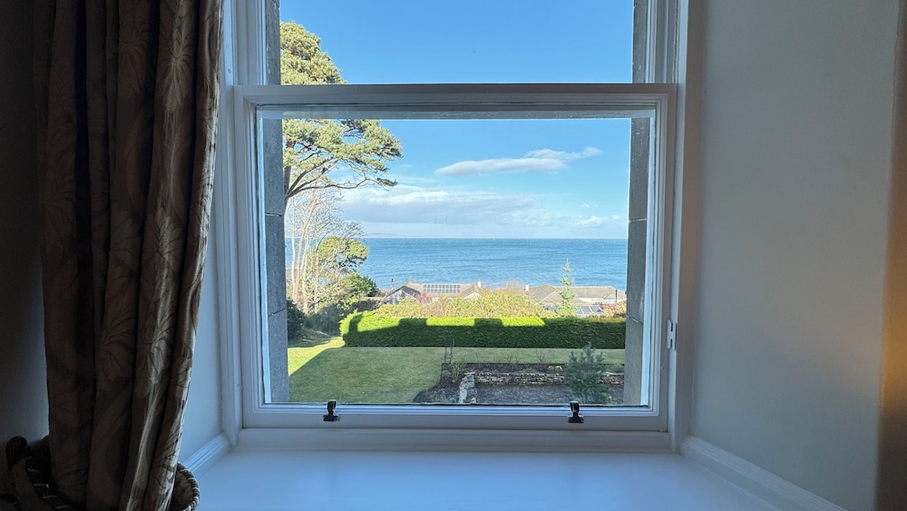 Single Room, Sea View (Ben Wyvis) photo 1